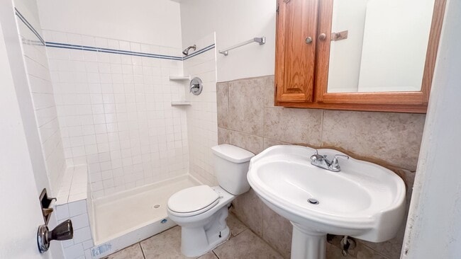 Building Photo - 3-Bed, Single Story Home in NON-HOA community