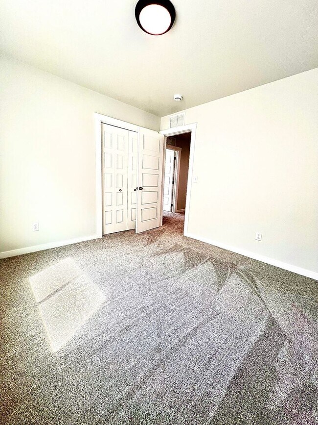 Building Photo - BRAND NEW HOME! 4 Bed/2.5 Bath plus Office and Flex Space Upstairs