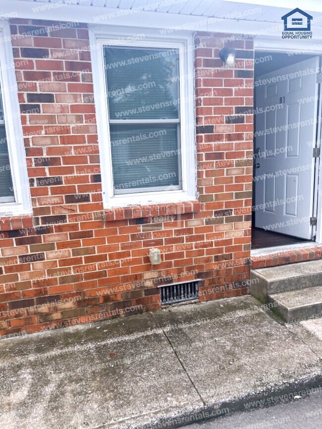 Building Photo - 500 Skyline Dr