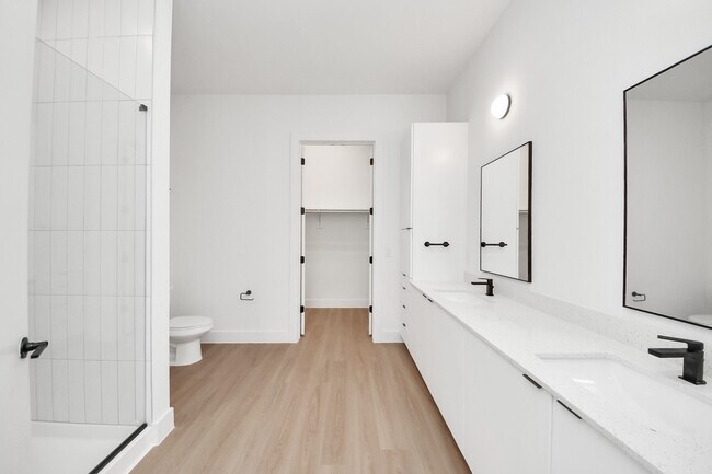 Building Photo - 2810 Riverby Rd