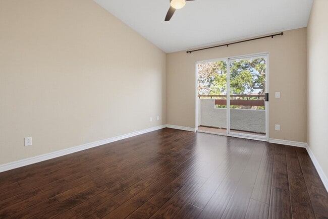 Building Photo - 500 Lands End Way