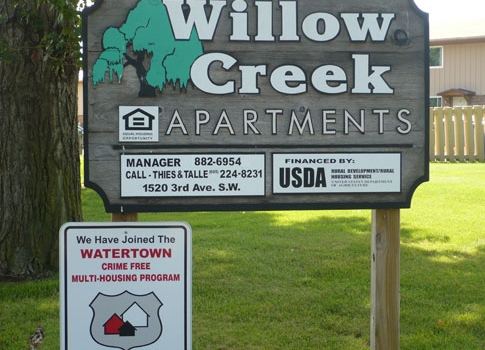 Sign - Willow Creek Apartments