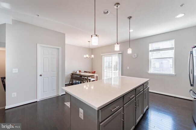 Building Photo - 14302 Potomac Heights Ln