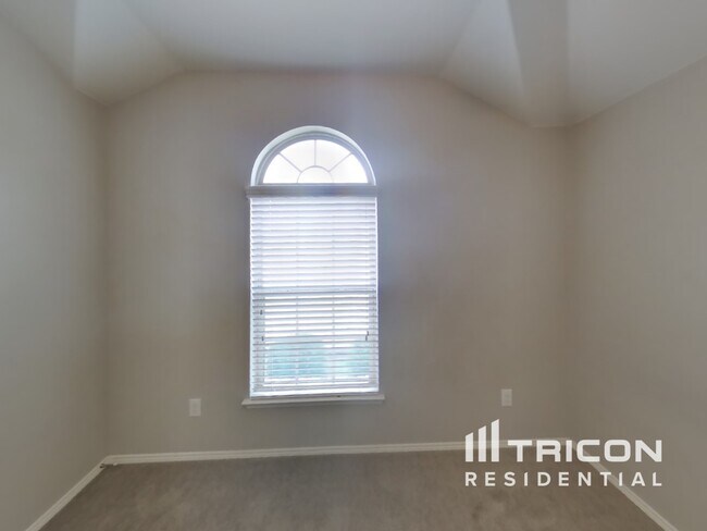 Building Photo - 14605 San Pablo Dr