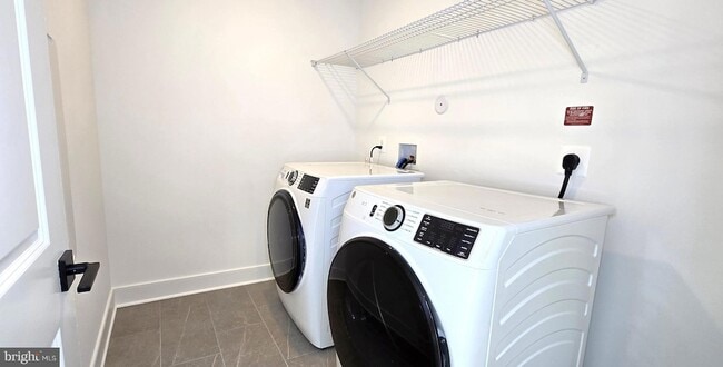 Building Photo - 1726 Blacksmith Wy