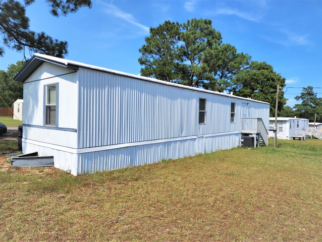 Primary Photo - 120 Sandy Springs Ln