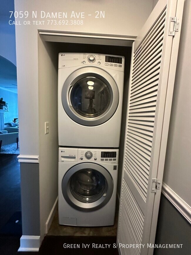 Building Photo - Rehabbed, 2 bedroom Condo on Rogers Park t...