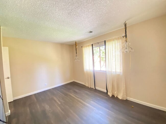 Building Photo - Remodeled Modern Single Story, Benicia