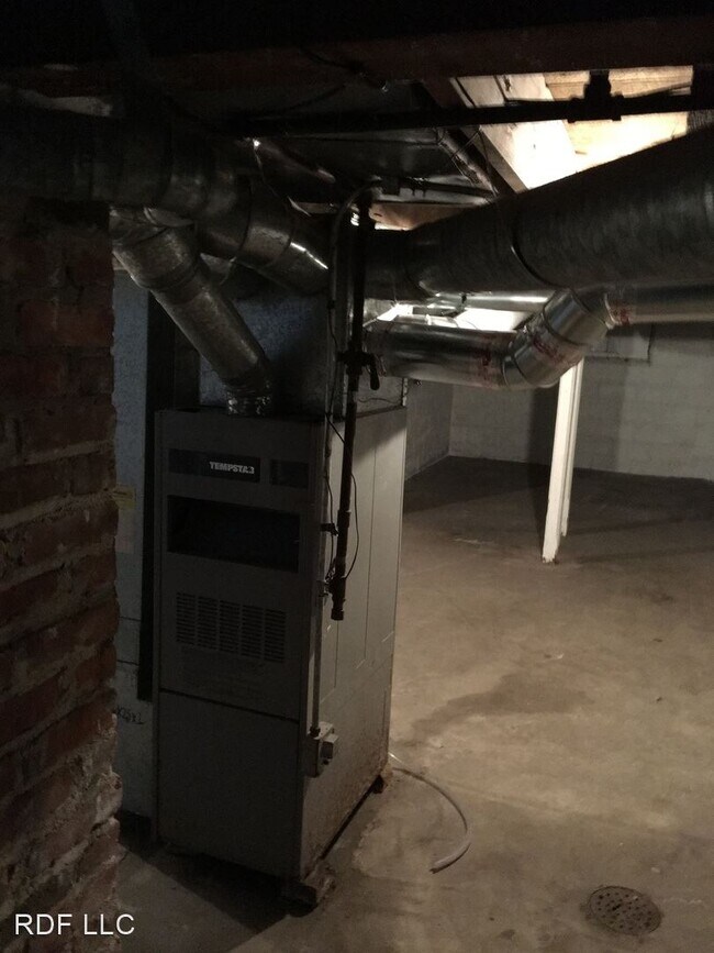 Building Photo - 3 br, 1.5 bath House - 1527 N. Ripley Street