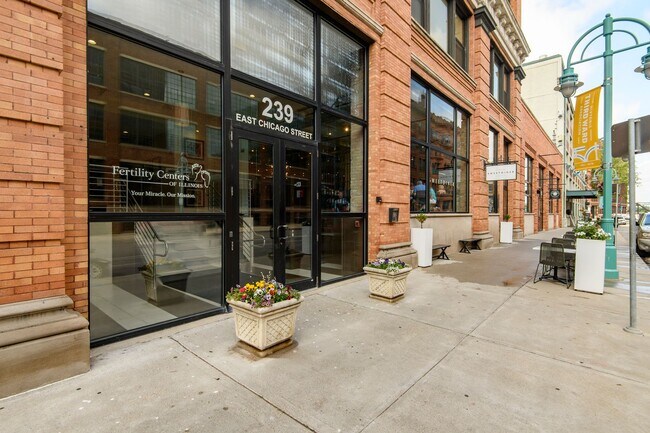 Building Photo - Luxury Milwaukee Condo for Rent