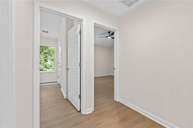 Building Photo - 386 Creek Manor Way
