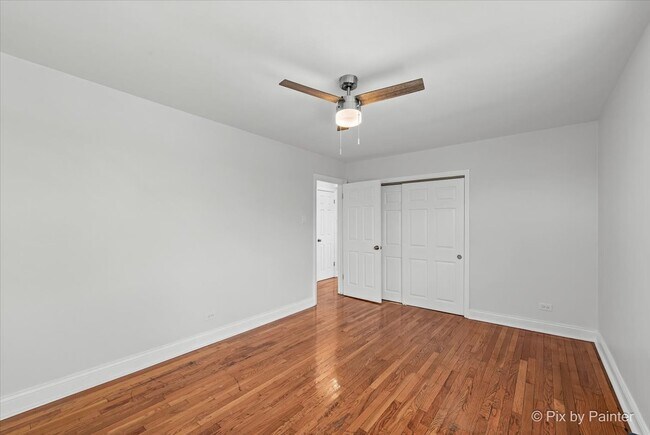 Building Photo - 2721 W Berwyn Ave