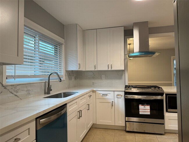 Building Photo - 501 Wilmington Dr