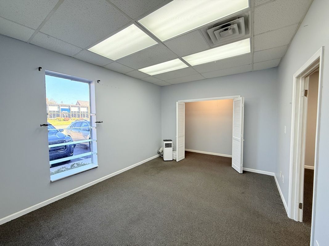 Building Photo - 311 N Jackson St