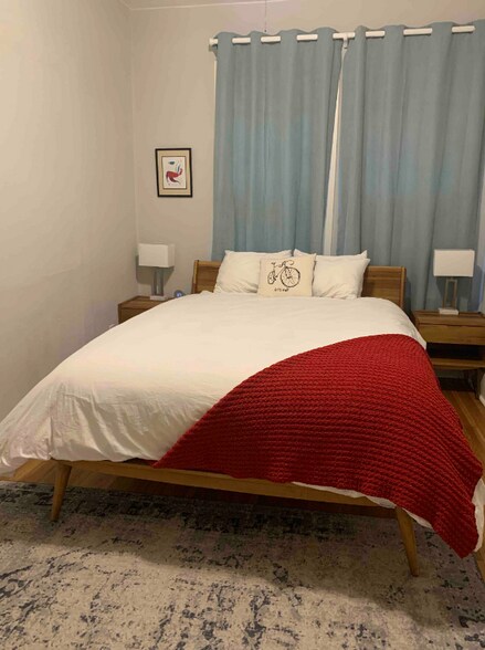 Building Photo - 2024 W Pacific Ave