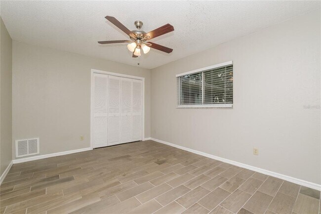 Building Photo - 6084 Freeport Dr