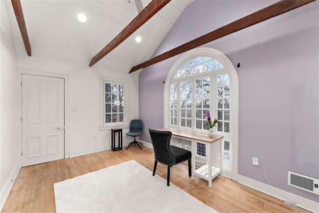 Building Photo - 732 Orchard Terrace