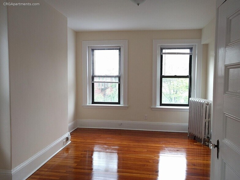 Building Photo - 880 Massachusetts Ave