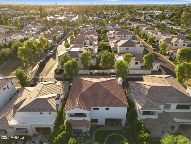 Building Photo - 3507 North 39th Pl