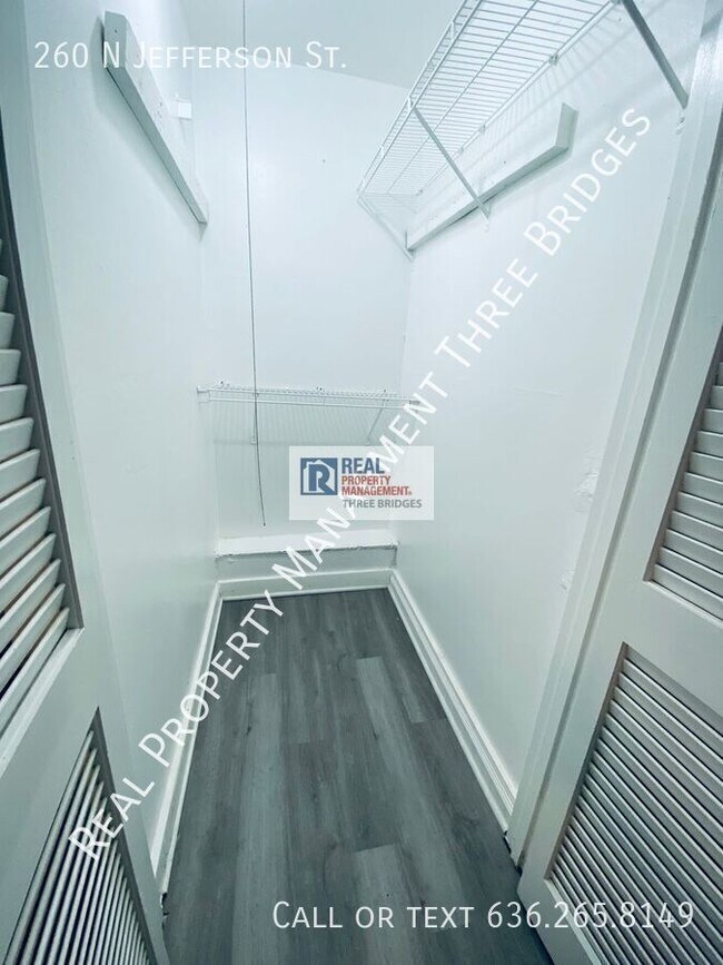 Building Photo - 260 N Jefferson St