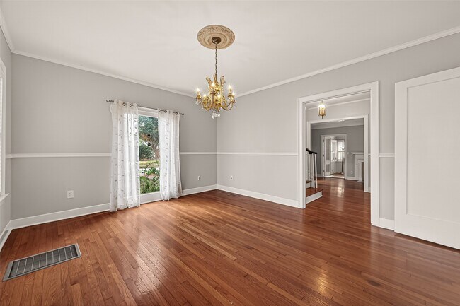 Building Photo - 7128 Staffordshire Blvd