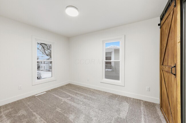 Building Photo - 321 W Columbia St