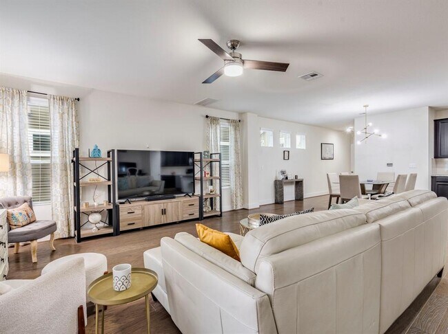 Building Photo - 7408 Merrick Ln