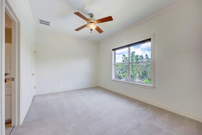 Building Photo - 3105 Lacevine Ln