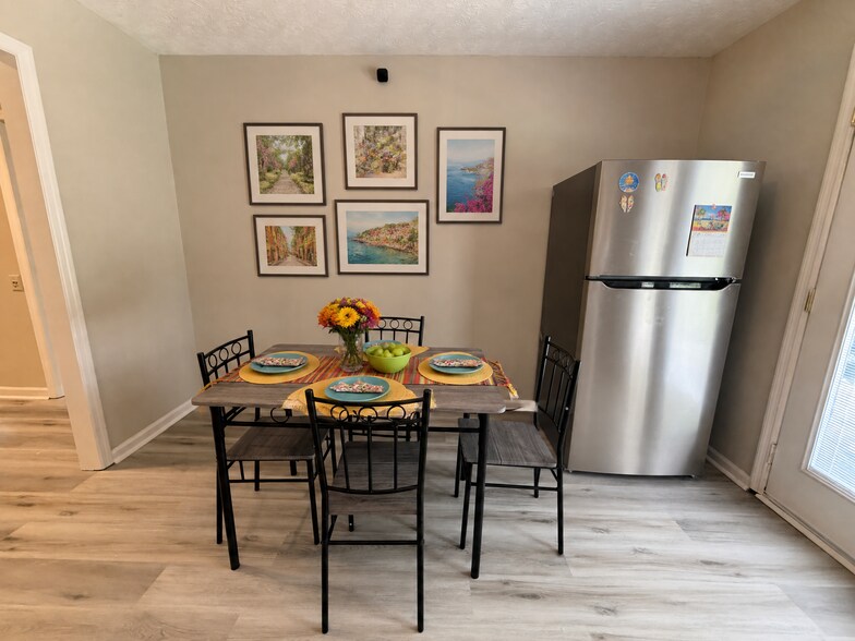 Building Photo - 4801 Cedar Lake Dr SE