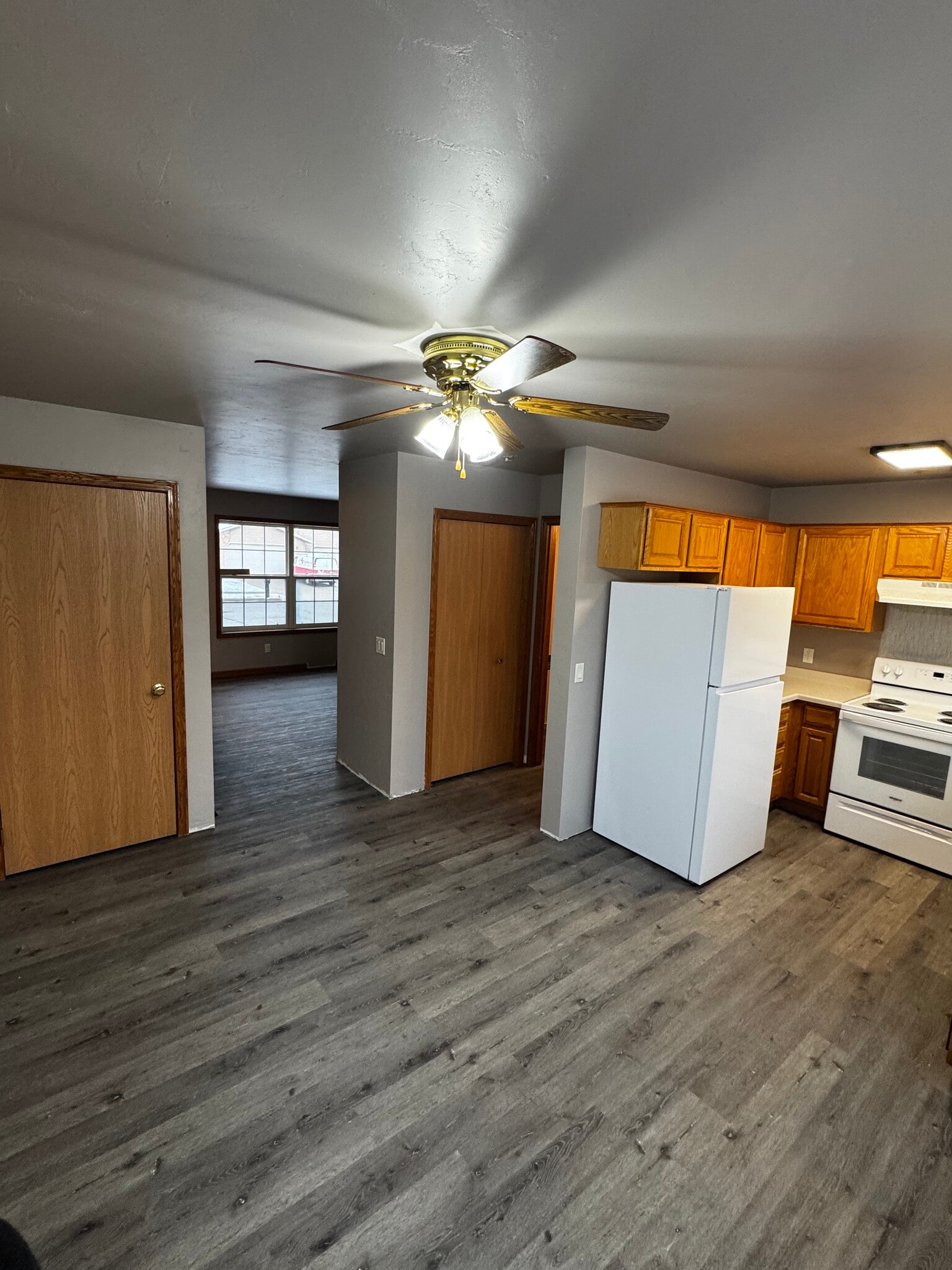 Building Photo - 726 S Main St