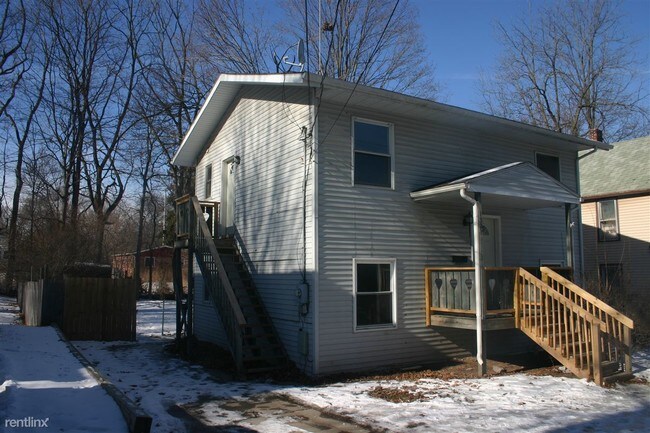 Building Photo - 4 br, 1.5 bath House - 1321 Christopher St