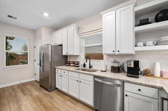 Building Photo - 3012 Myrtle Sunset Dr