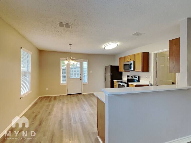 Building Photo - 1120 Single Tree Dr