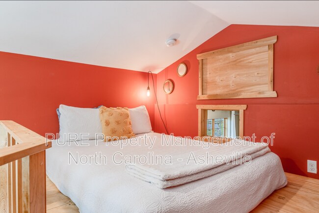 Building Photo - 226 Brickyard Rd