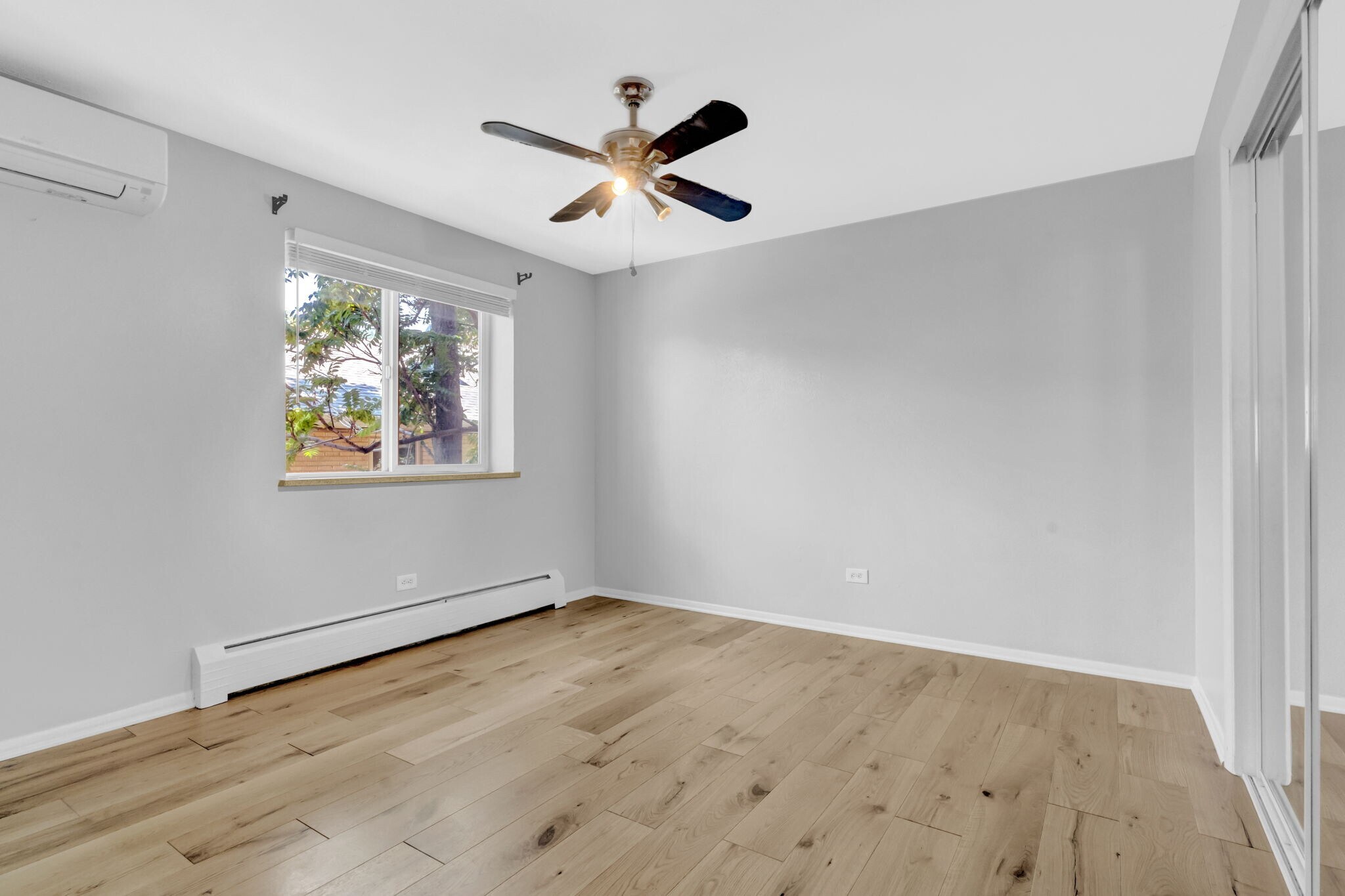 Bedroom - 21 N Washington St