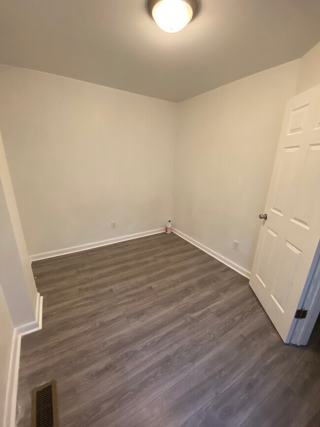 Bedroom 4 - 1619 Page St