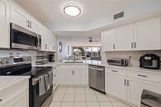 Building Photo - 5281 Isla Key Blvd S