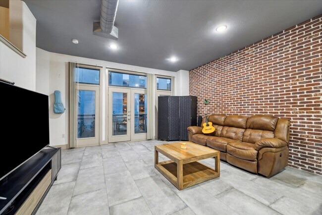 Building Photo - 1901 Post Oak Blvd