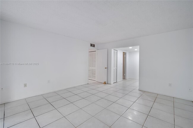 Building Photo - 13700 SW 62nd St