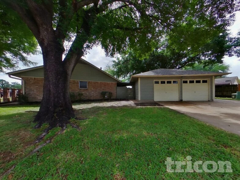 Building Photo - 902 Lanell St