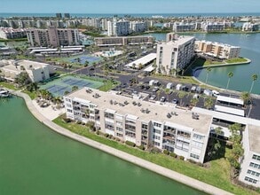 Building Photo - 7625 Sun Island Dr S
