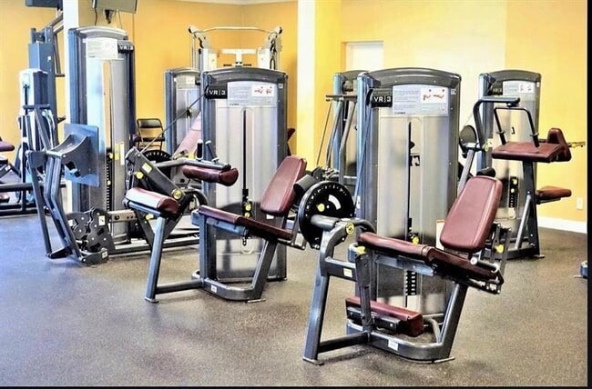 Building Photo - 104 Westbury E