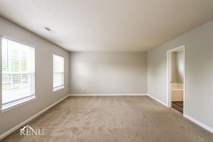 Building Photo - 19307 Fox Chase Dr