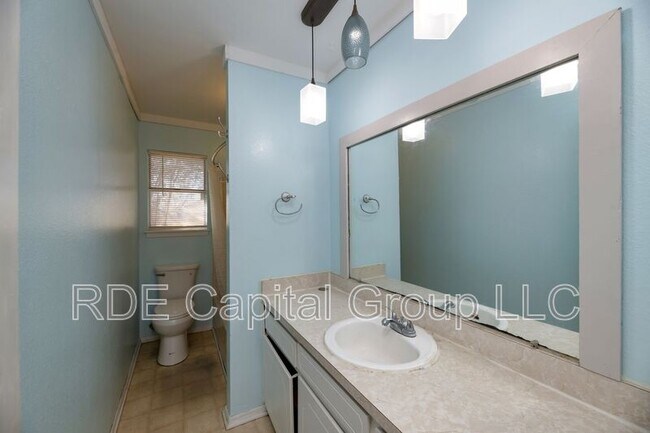 Building Photo - 1407 Franklin St