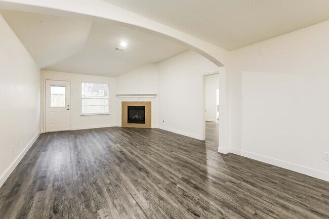 Building Photo - 16102 Majestic Glen Ln