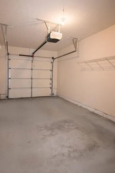 Building Photo - 214 Stetson St