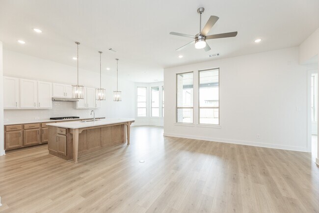Building Photo - 30723 Grn Acrs Ct