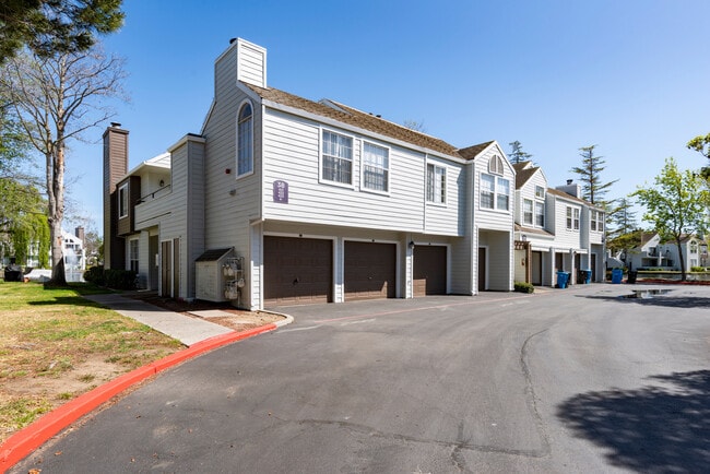 Building Photo - 541 Cutwater Ln