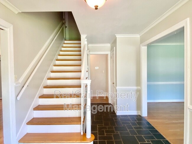 Building Photo - 487 Harwin Dr