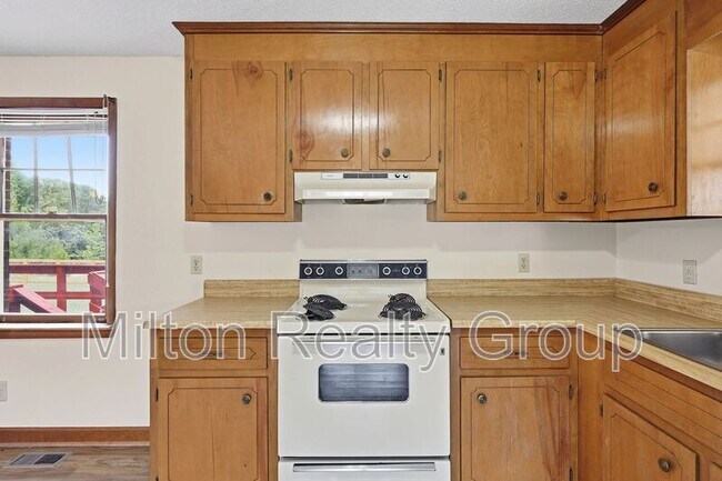 Building Photo - 763 Tingen Rd